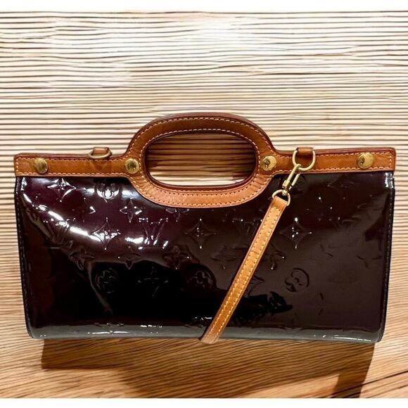 Louis Vuitton SR0029 Vernis Roxbury Drive Shoulder Bag - Picture 16 of 16